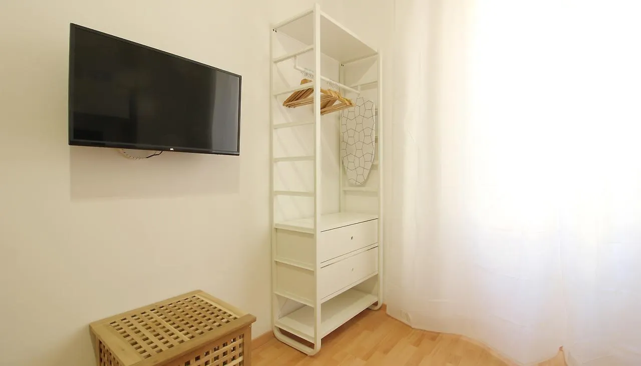 Apartment Italianway Corso San Gottardo 19 Hotel Milan Italy